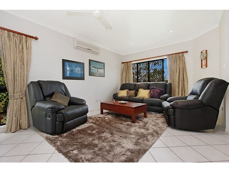 25 Mostyn Crescent, Bushland Beach QLD 4818