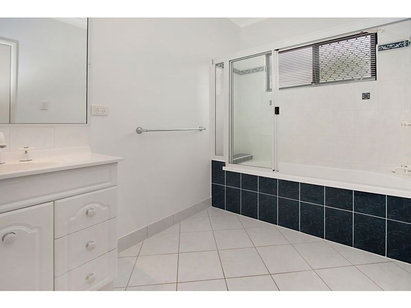 25 Mostyn Crescent, Bushland Beach QLD 4818
