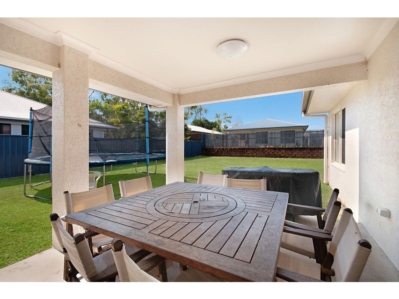 42 Daintree Drive, Bushland Beach QLD 4818