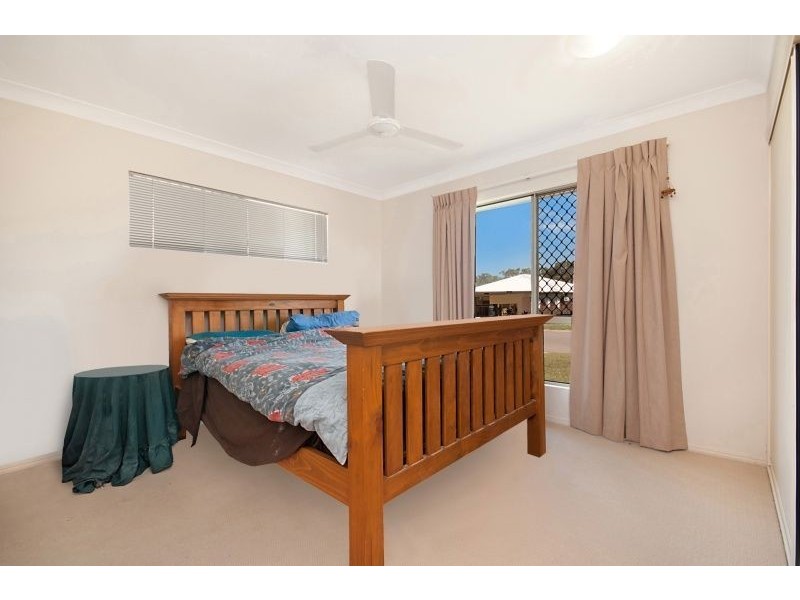 42 Daintree Drive, Bushland Beach QLD 4818