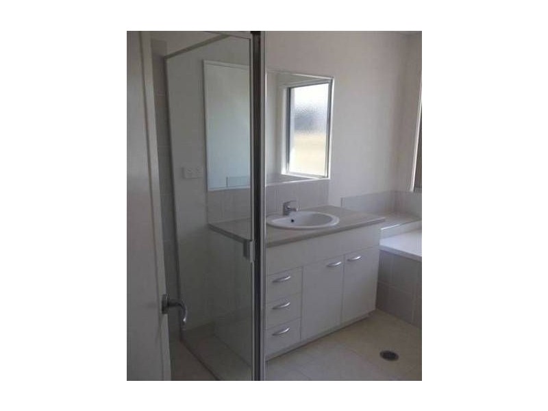 48 Beach Oak Avenue, Mount Low QLD 4818