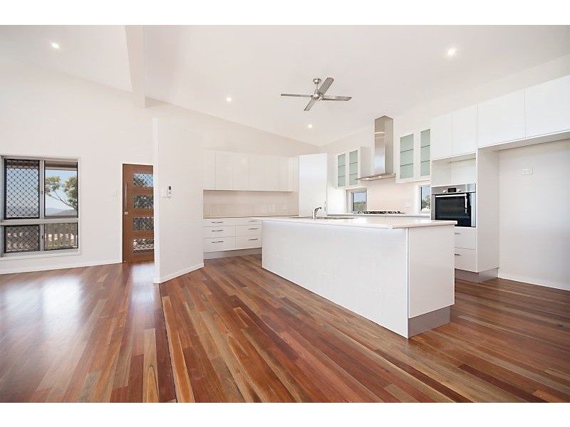 24 Minstrel Court, Bushland Beach QLD 4818