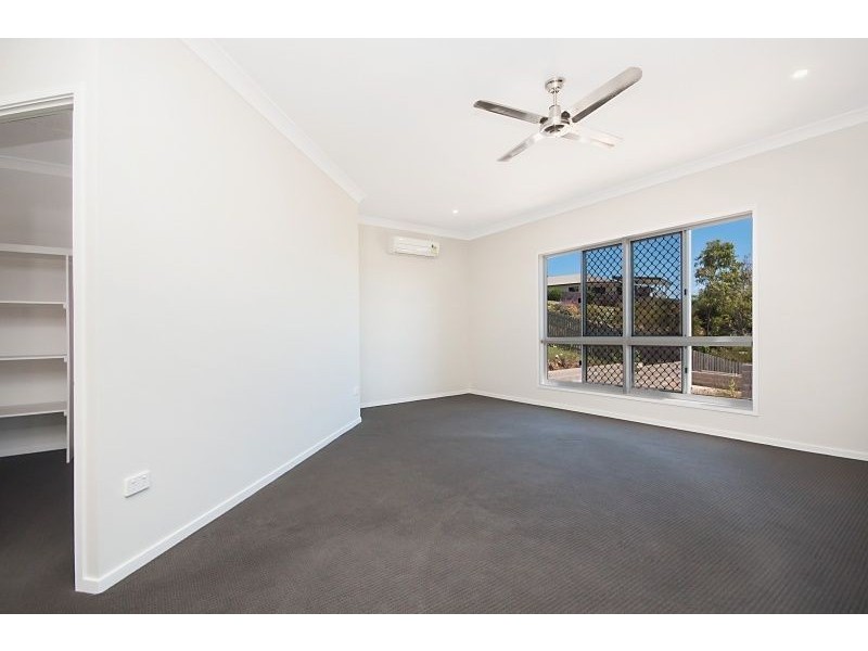 24 Minstrel Court, Bushland Beach QLD 4818