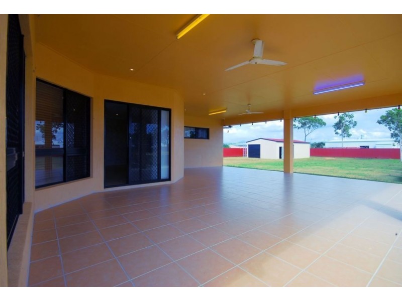 3 Stenhouse Court, Mount Low QLD 4818