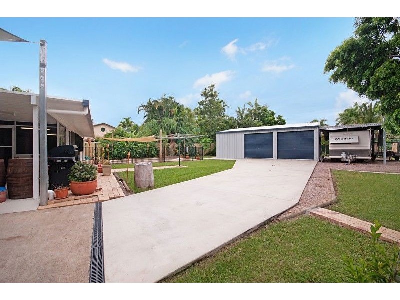 4 Gum Court, Bushland Beach QLD 4818