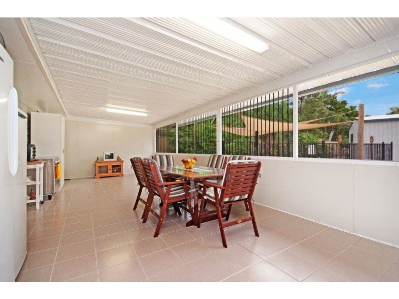 4 Gum Court, Bushland Beach QLD 4818