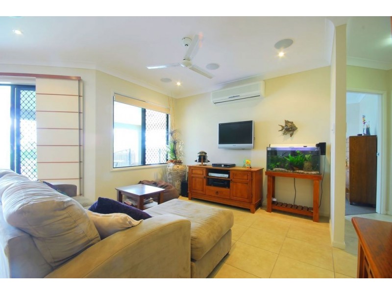 29 Dungurra Place, Bushland Beach QLD 4818