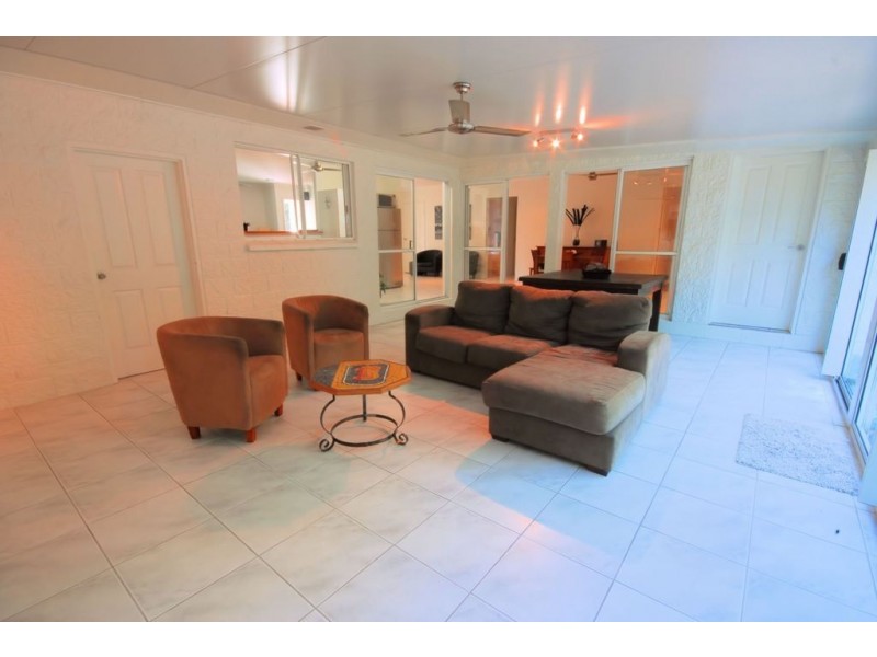 7 Ebony Court, Bushland Beach QLD 4818