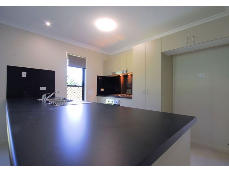 40 Pacific Ave, Bushland Beach QLD 4818