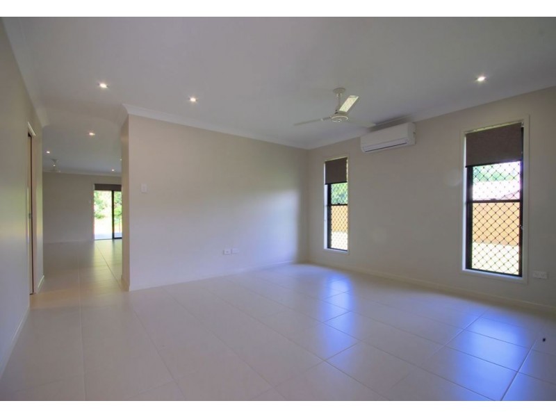 40 Pacific Ave, Bushland Beach QLD 4818