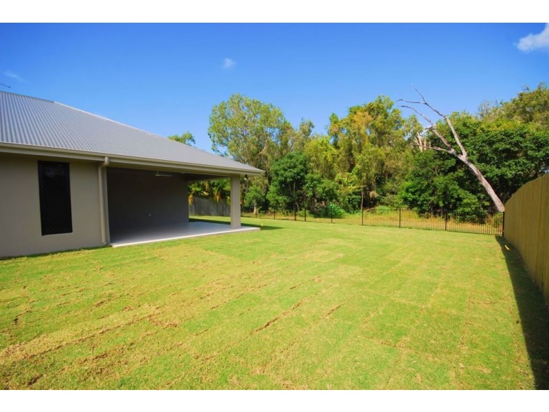 40 Pacific Ave, Bushland Beach QLD 4818