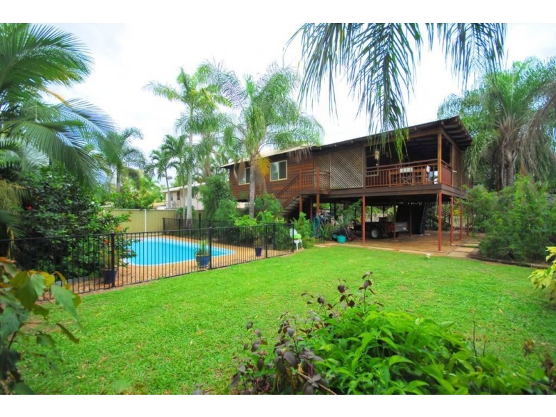 35 Lagoon Crescent, Saunders Beach QLD 4818