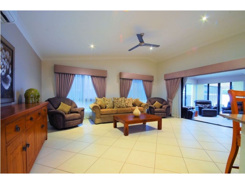 35 Mendi Drive, Bushland Beach QLD 4818