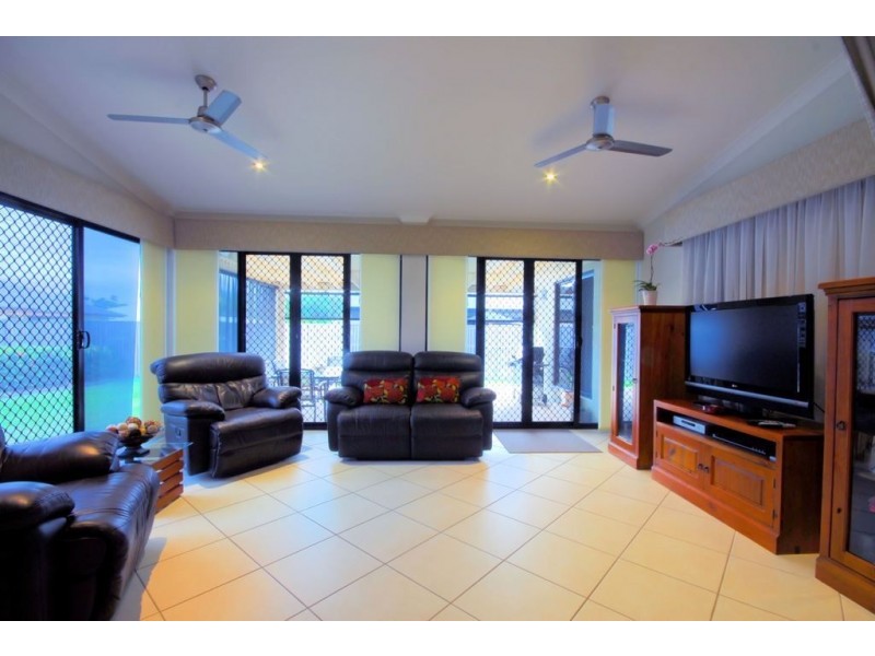 35 Mendi Drive, Bushland Beach QLD 4818