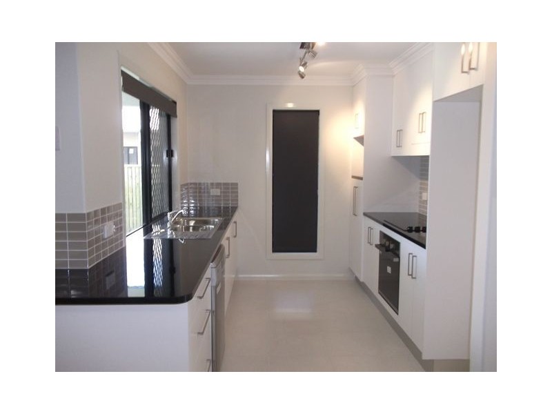 13 Glendower Street, Bushland Beach QLD 4818