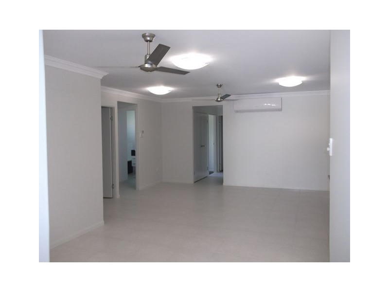 13 Glendower Street, Bushland Beach QLD 4818