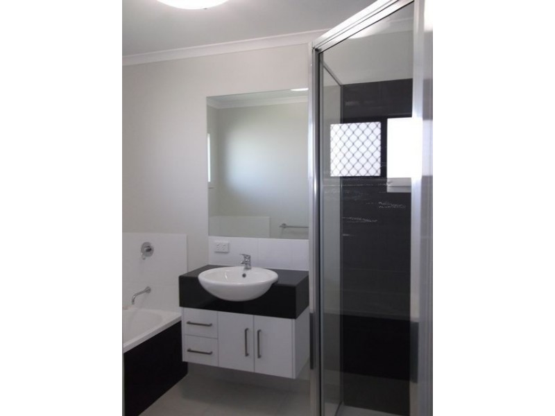 13 Glendower Street, Bushland Beach QLD 4818