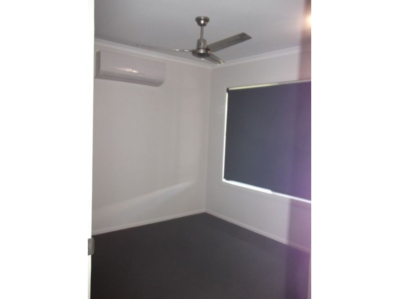 13 Glendower Street, Bushland Beach QLD 4818