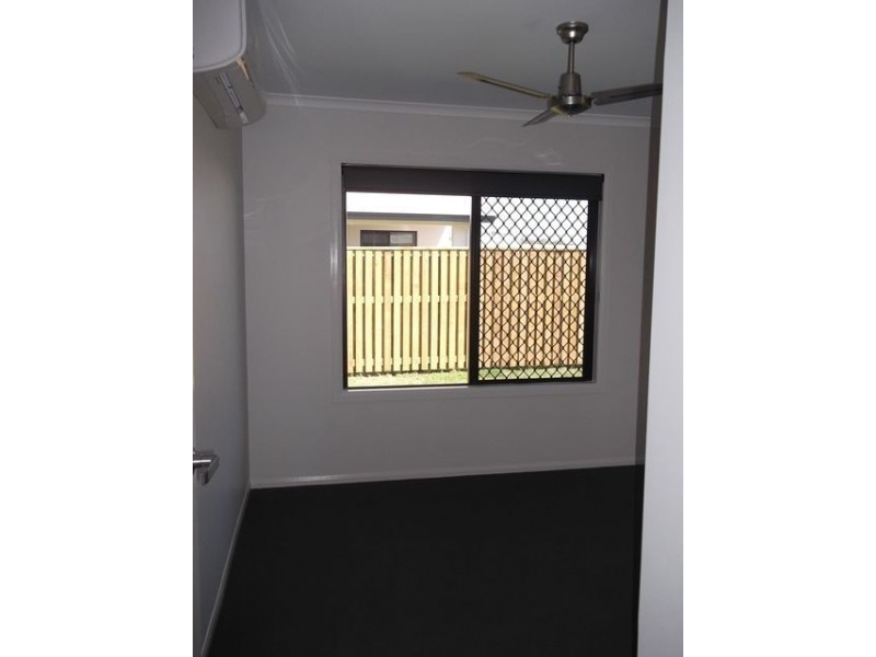 13 Glendower Street, Bushland Beach QLD 4818