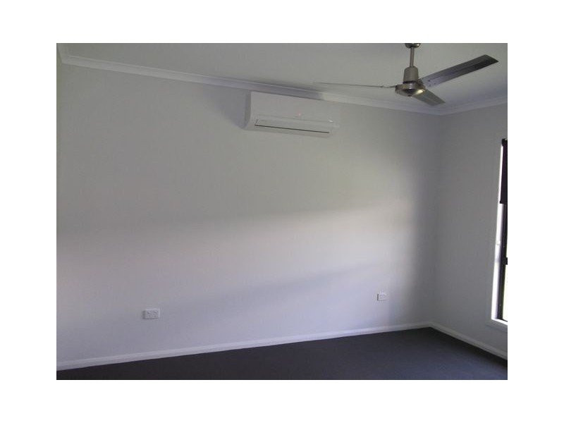 13 Glendower Street, Bushland Beach QLD 4818