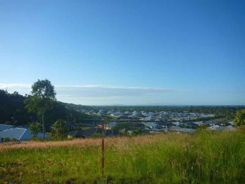 13 Harrier Court, Bushland Beach QLD 4818