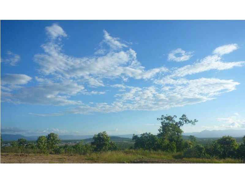 13 Harrier Court, Bushland Beach QLD 4818