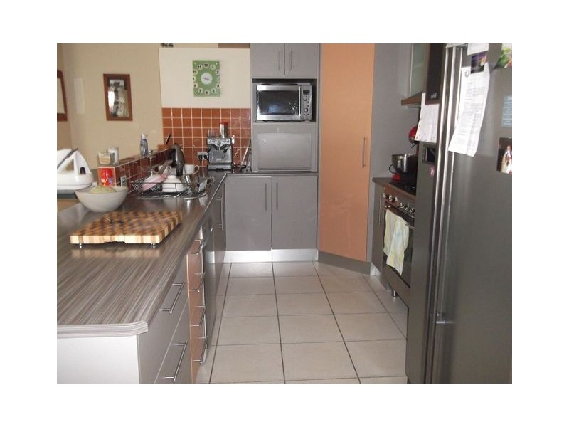 27 Anchorage Cct, Bushland Beach QLD 4818