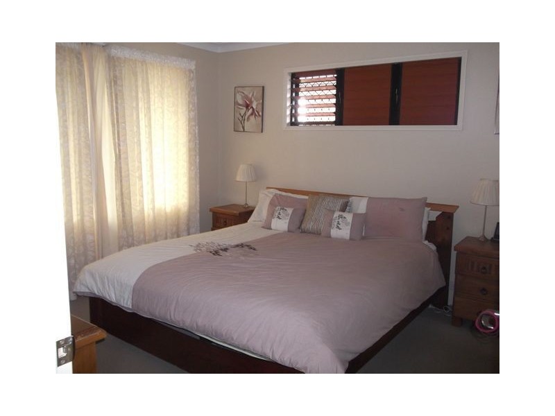 27 Anchorage Cct, Bushland Beach QLD 4818