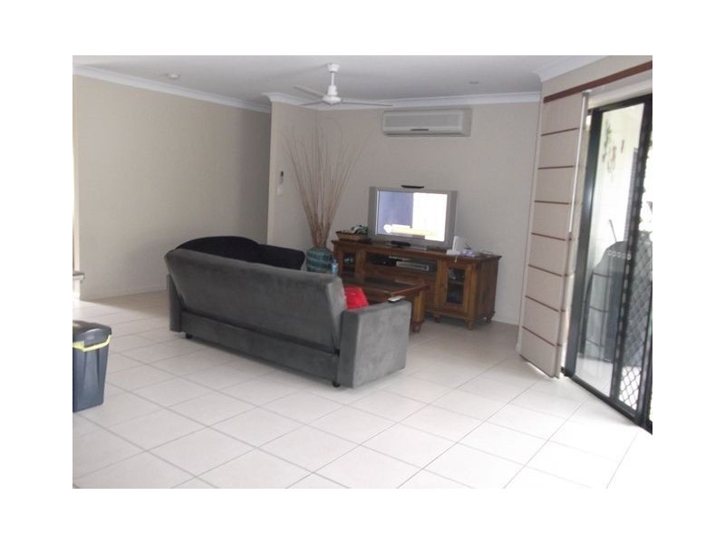 27 Anchorage Cct, Bushland Beach QLD 4818