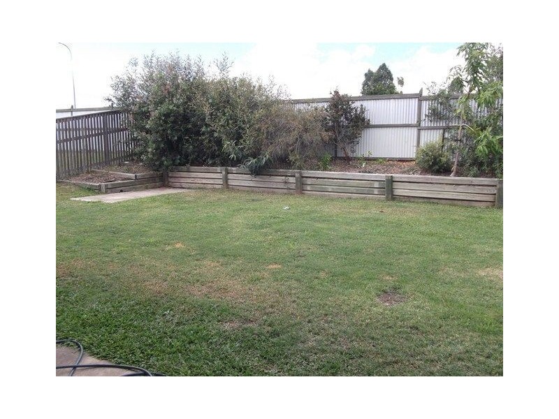 27 Anchorage Cct, Bushland Beach QLD 4818