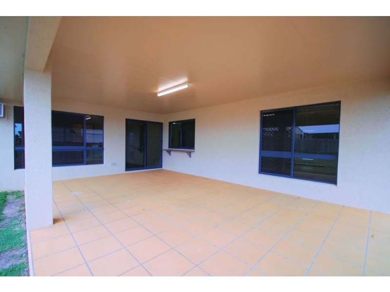 7 Genesta Court, Bushland Beach QLD 4818