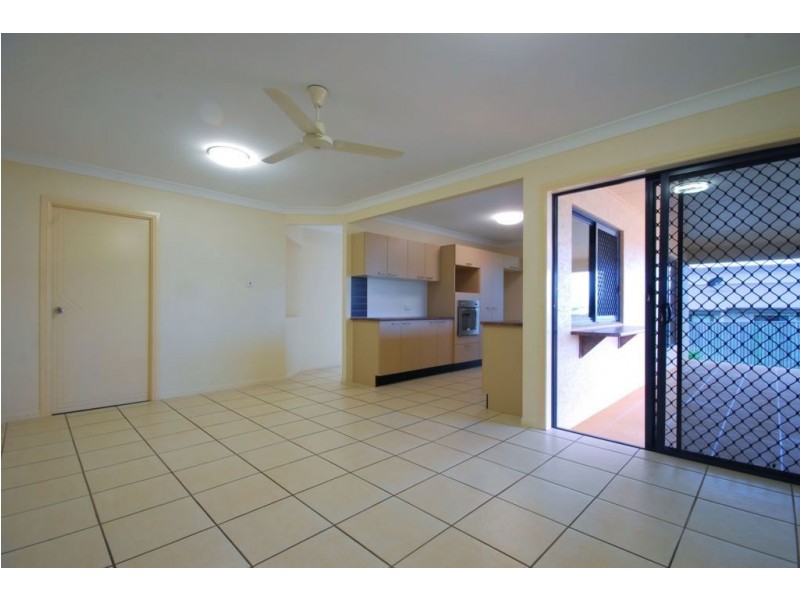 7 Genesta Court, Bushland Beach QLD 4818