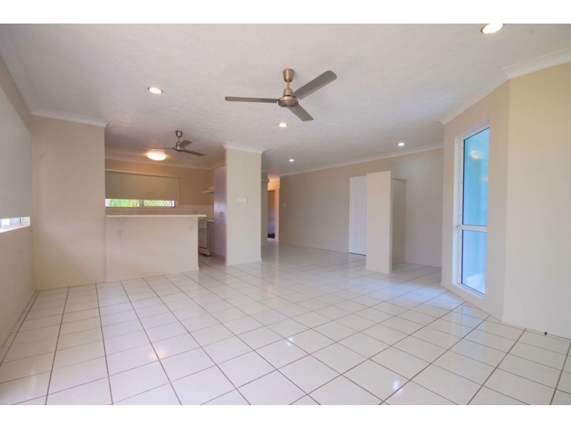 111 Hastings Street, Mount Louisa QLD 4814