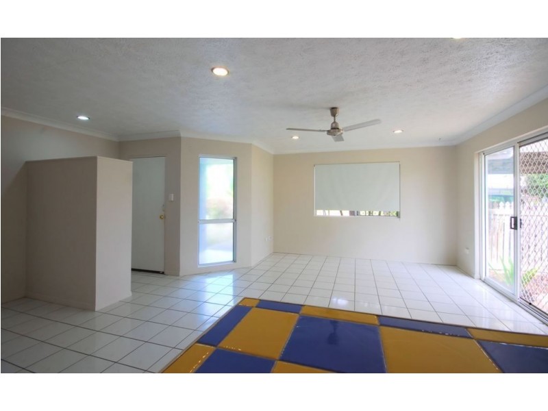 111 Hastings Street, Mount Louisa QLD 4814