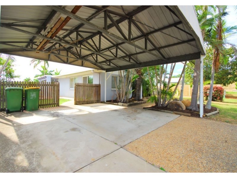 111 Hastings Street, Mount Louisa QLD 4814