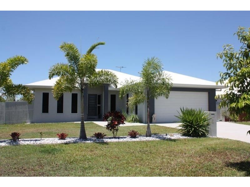 5 Deedes Crescent, Bushland Beach QLD 4818