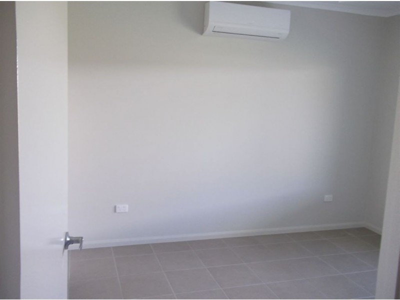 11 Glendower Street, Bushland Beach QLD 4818