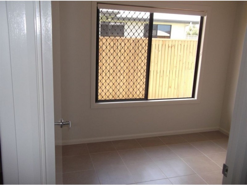 11 Glendower Street, Bushland Beach QLD 4818