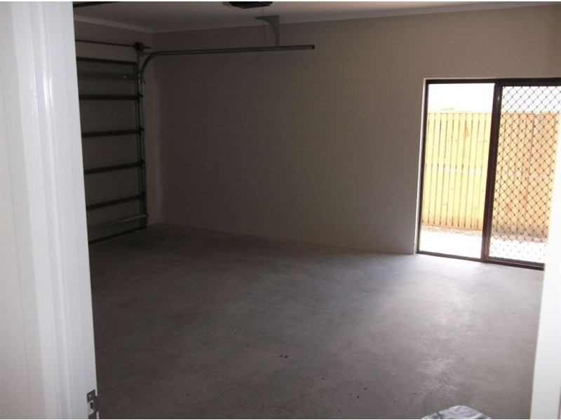 11 Glendower Street, Bushland Beach QLD 4818