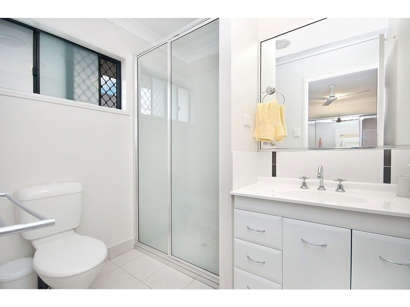 13 Rowley Place, Burdell QLD 4818