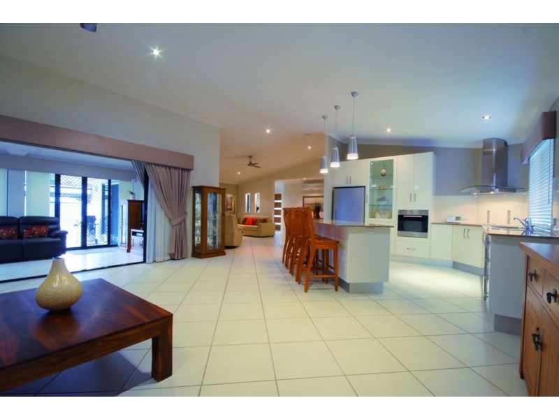 35 Mendi Drive, Bushland Beach QLD 4818