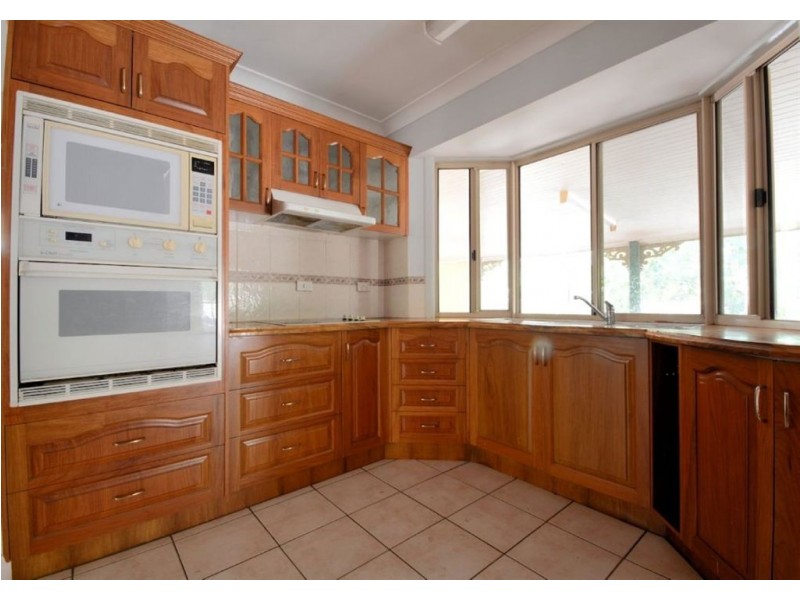 7 Kurrajong Court, Bushland Beach QLD 4818