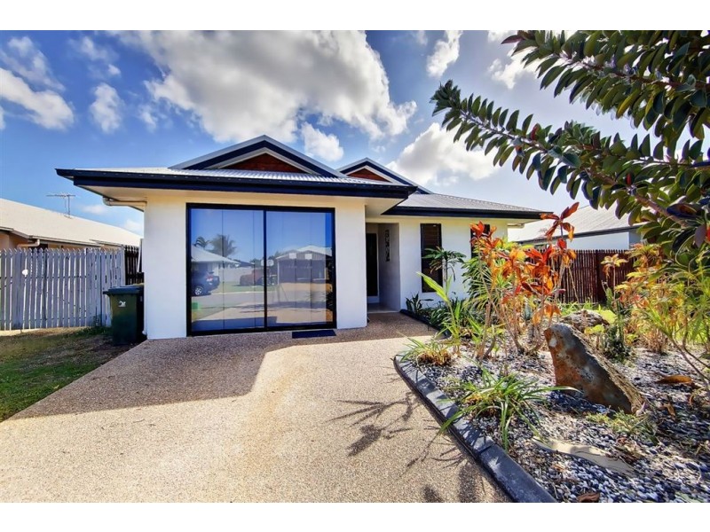 4 Eton Court, Burdell QLD 4818