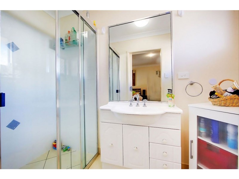 4 Eton Court, Burdell QLD 4818