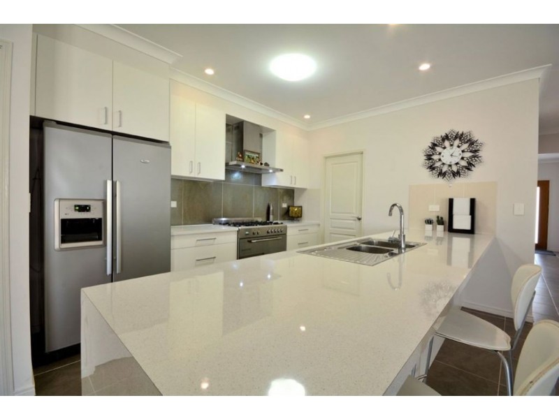 64 Shutehaven Circuit, Bushland Beach QLD 4818