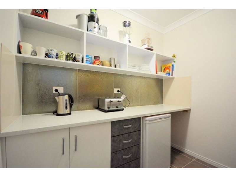 64 Shutehaven Circuit, Bushland Beach QLD 4818