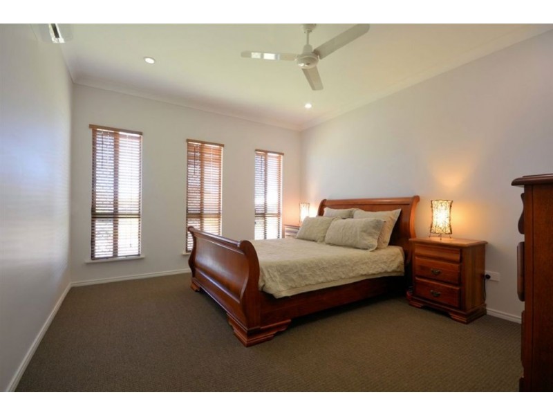 64 Shutehaven Circuit, Bushland Beach QLD 4818