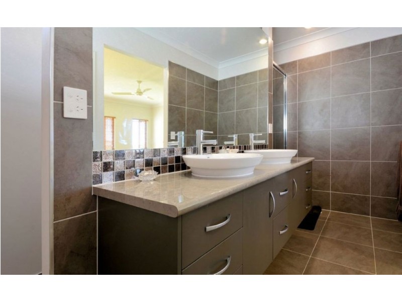 64 Shutehaven Circuit, Bushland Beach QLD 4818