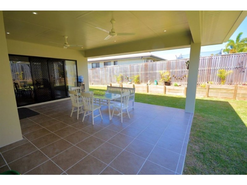64 Shutehaven Circuit, Bushland Beach QLD 4818
