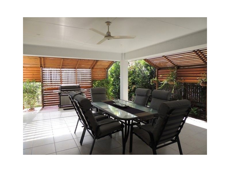 2 Dungurra Place, Bushland Beach QLD 4818